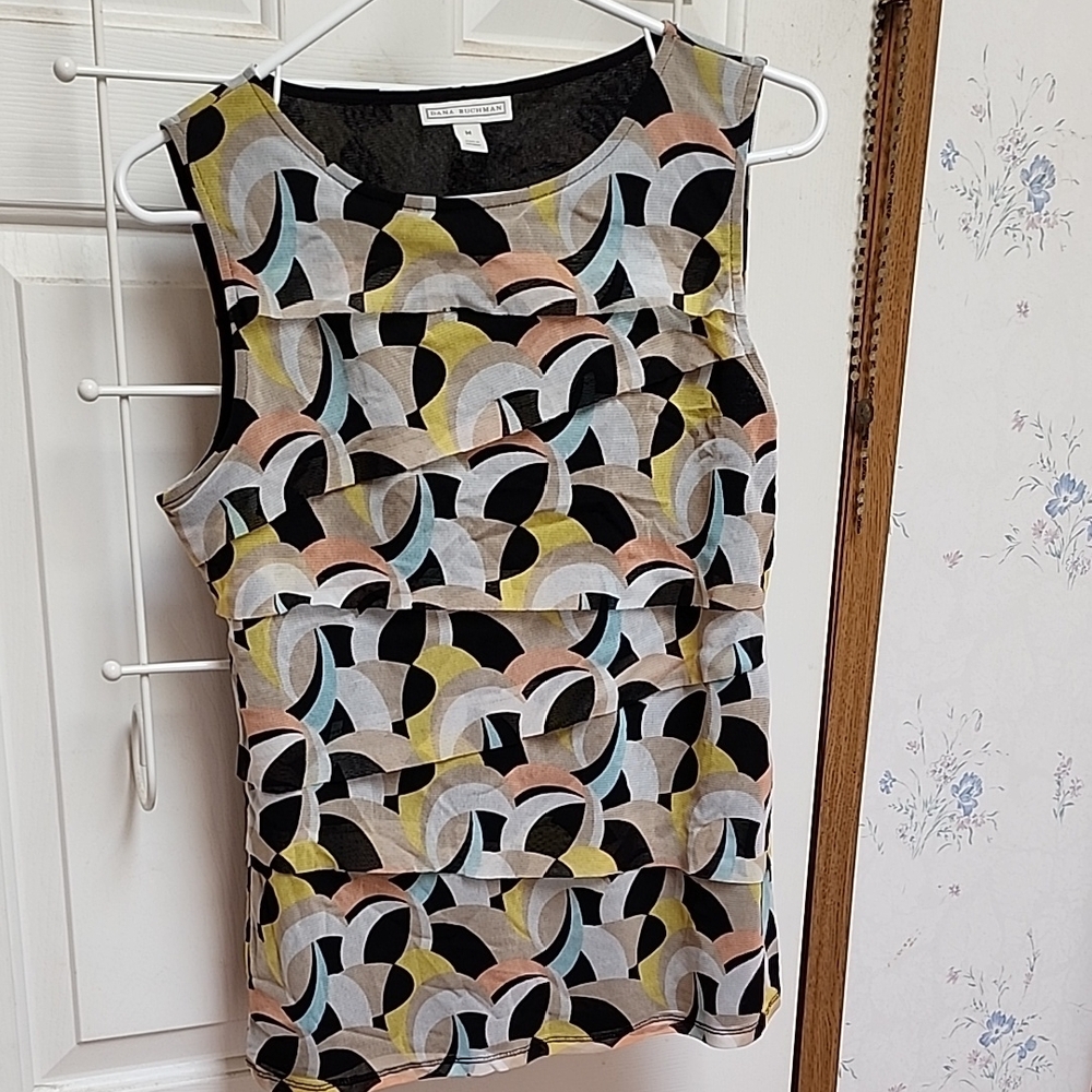 Dana Buchman Graphic Black and Gold Sleeveless Blouse